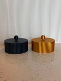 Conjunto Lumiere navy and gold fluted decorative boxes with ball finials