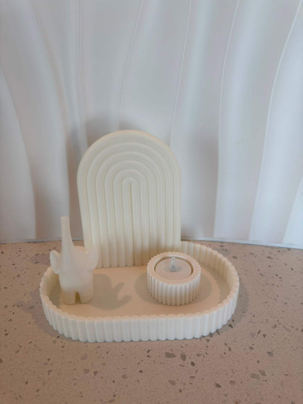 Little Elephant Kit white set with elephant figurine, rainbow arch, tea light holder and tray
