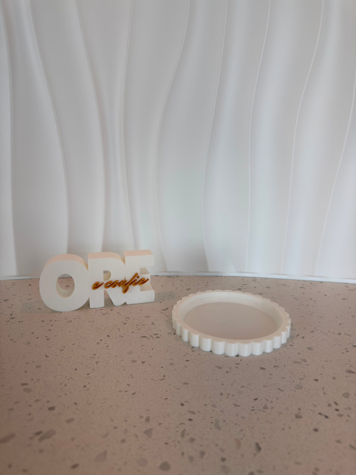 Grace Collection white scalloped tray with white and gold Ore e Confie plaque